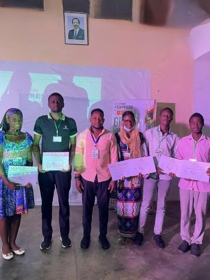 L'équipe GIC Digital lors de la remise des certificats