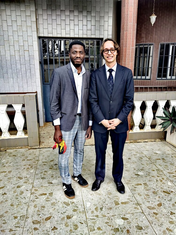 À l'Ambassade de Belgique au Cameroun : M. Brice Gilliard et Gédéon Tchuisseu
